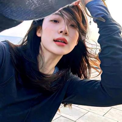 热裤荡女